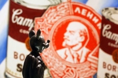 Александр Косолапов соединил профиль Ленина с логотипом кока-колы, тем и знаменит